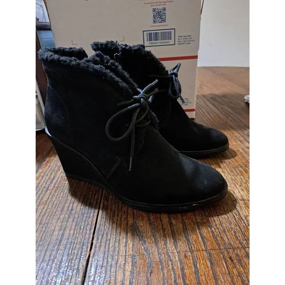 Size 7 Universal Thread Black Wedge Heel Side Zip Booties Ankle Boots Shoes